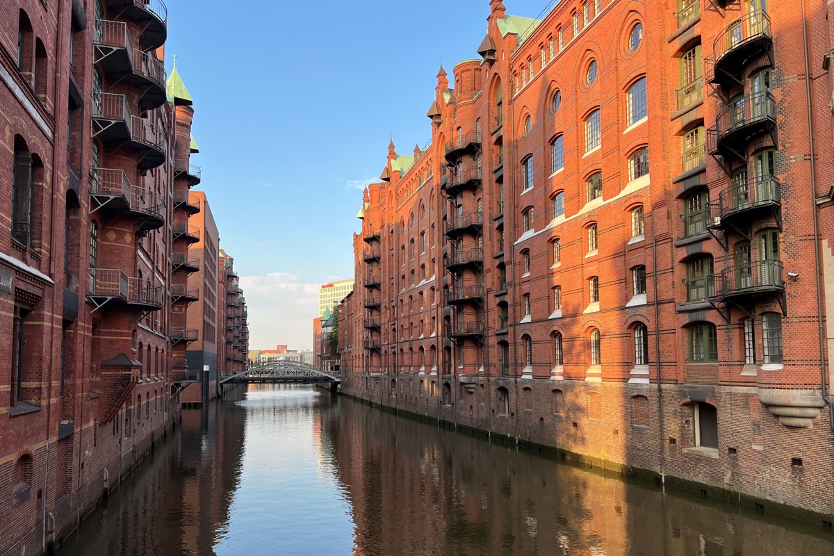 Kanäle und Backsteinspeicher der Hamburger Speicherstadt